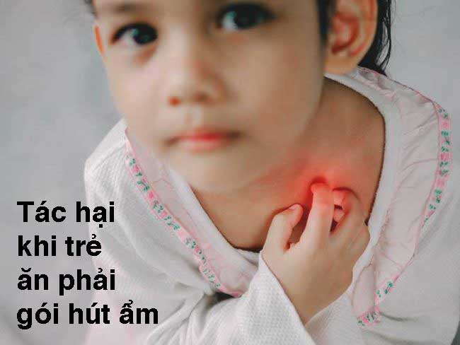 Trẻ ăn phải gói hút ẩm có sao không? Cách xử lý nhanh nhất Tác-Hại-Khi-Trẻ-Ăn-Phải-Gói-Hút-Ẩm