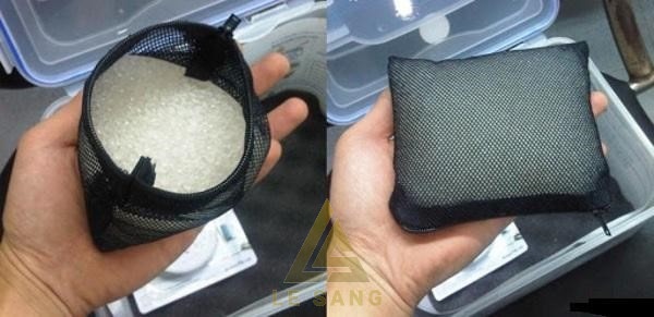 Cách bảo quản, hút ẩm cho máy ảnh có thể bạn chưa biết Sử dụng túi hút ẩm, hạt hút ẩm bảo quản cho máy ảnh