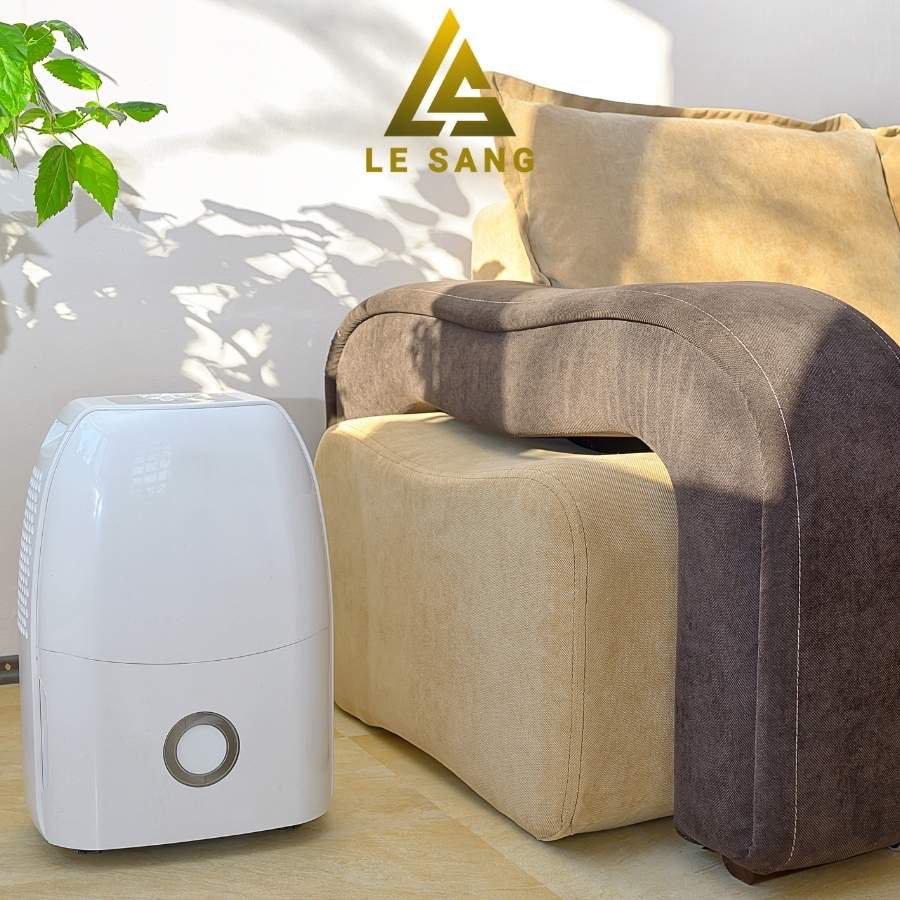 cach-hut-am-trong-phong-kin-bang-may-hut-am